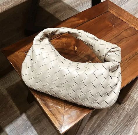 bottega veneta jodie bag dupe.